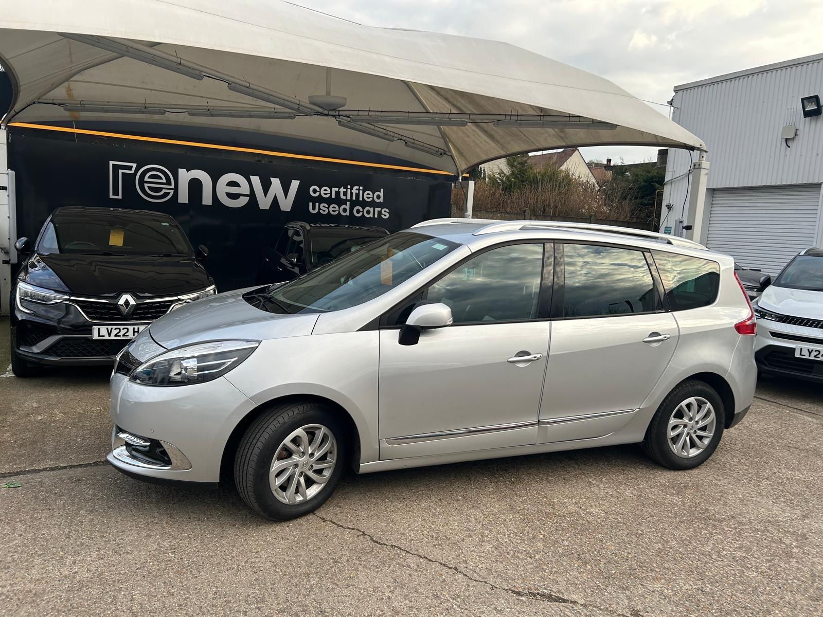 Main listing image - Renault Grand Scenic