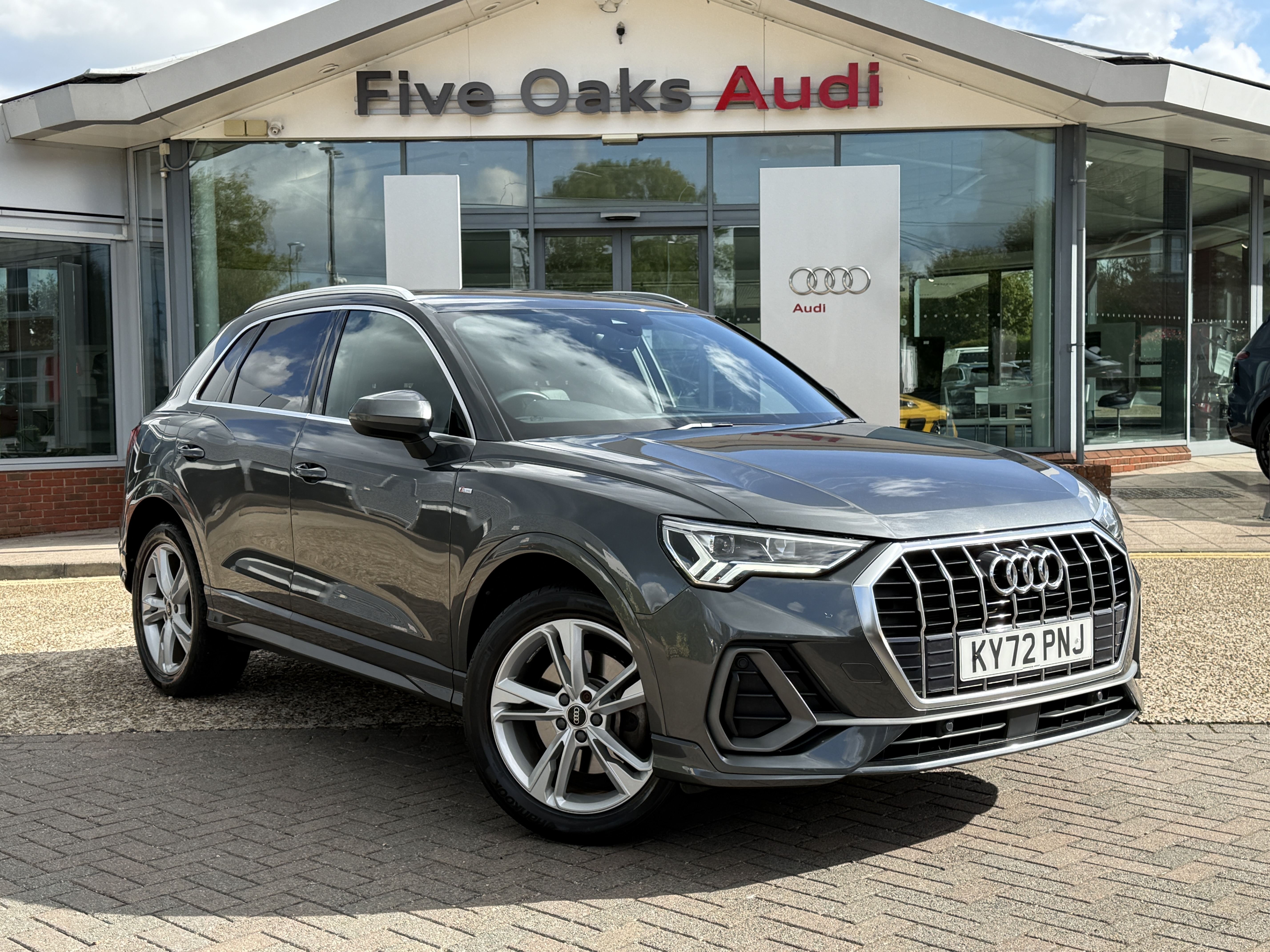 Main listing image - Audi Q3