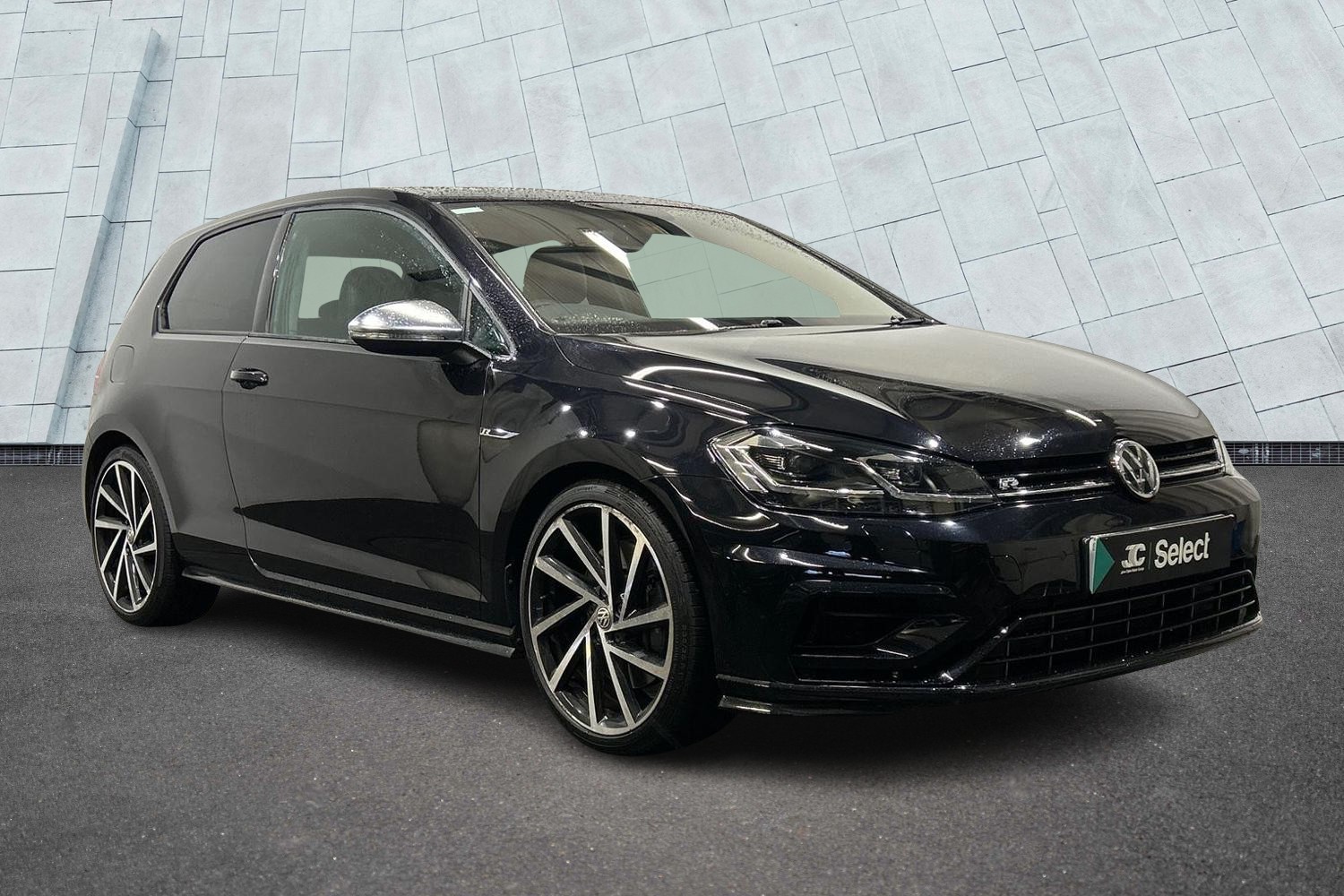 Main listing image - Volkswagen Golf R