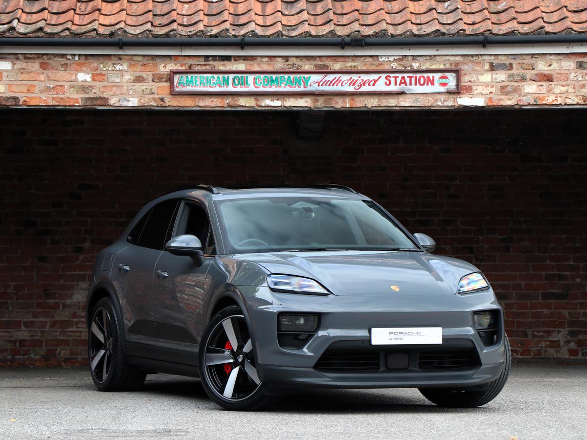 Main listing image - Porsche Macan