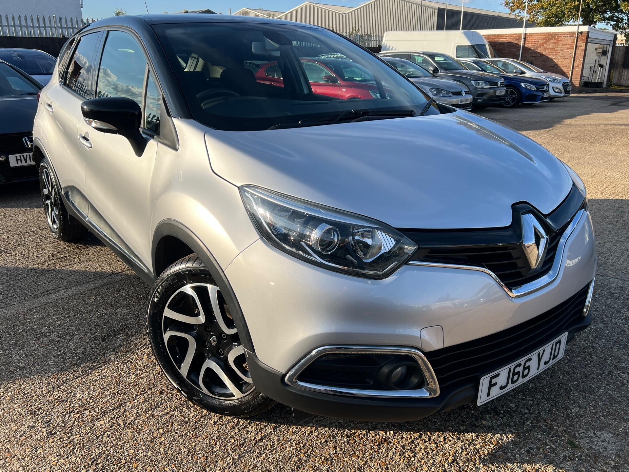 Main listing image - Renault Captur