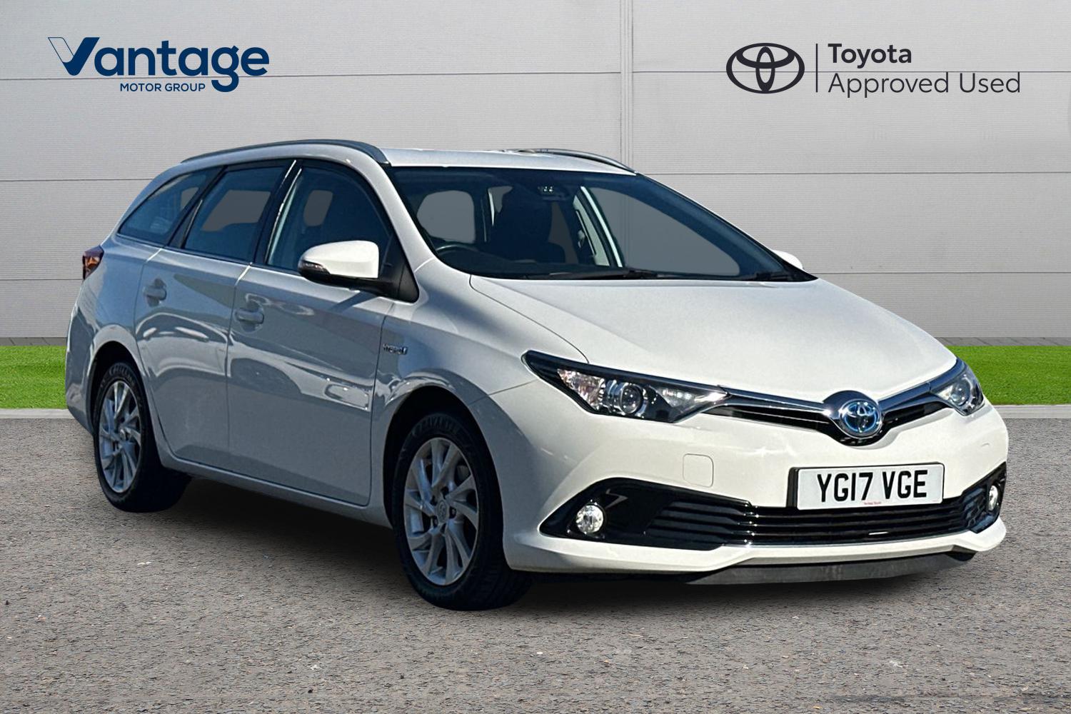 Main listing image - Toyota Auris