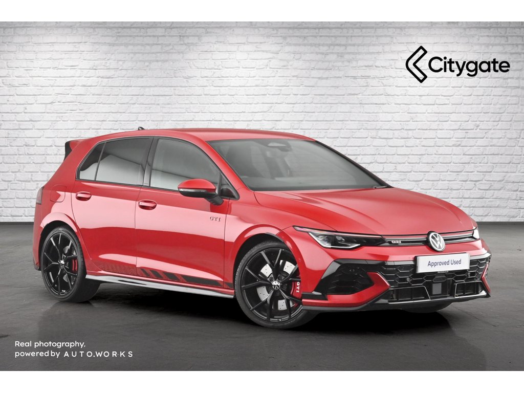 Main listing image - Volkswagen Golf