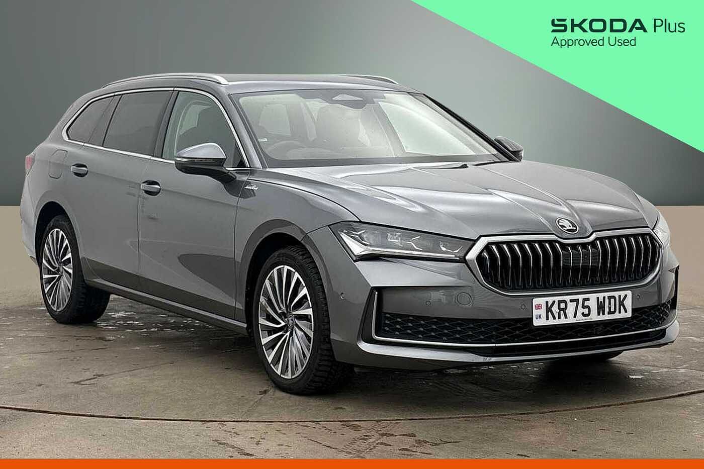 Main listing image - Skoda Superb