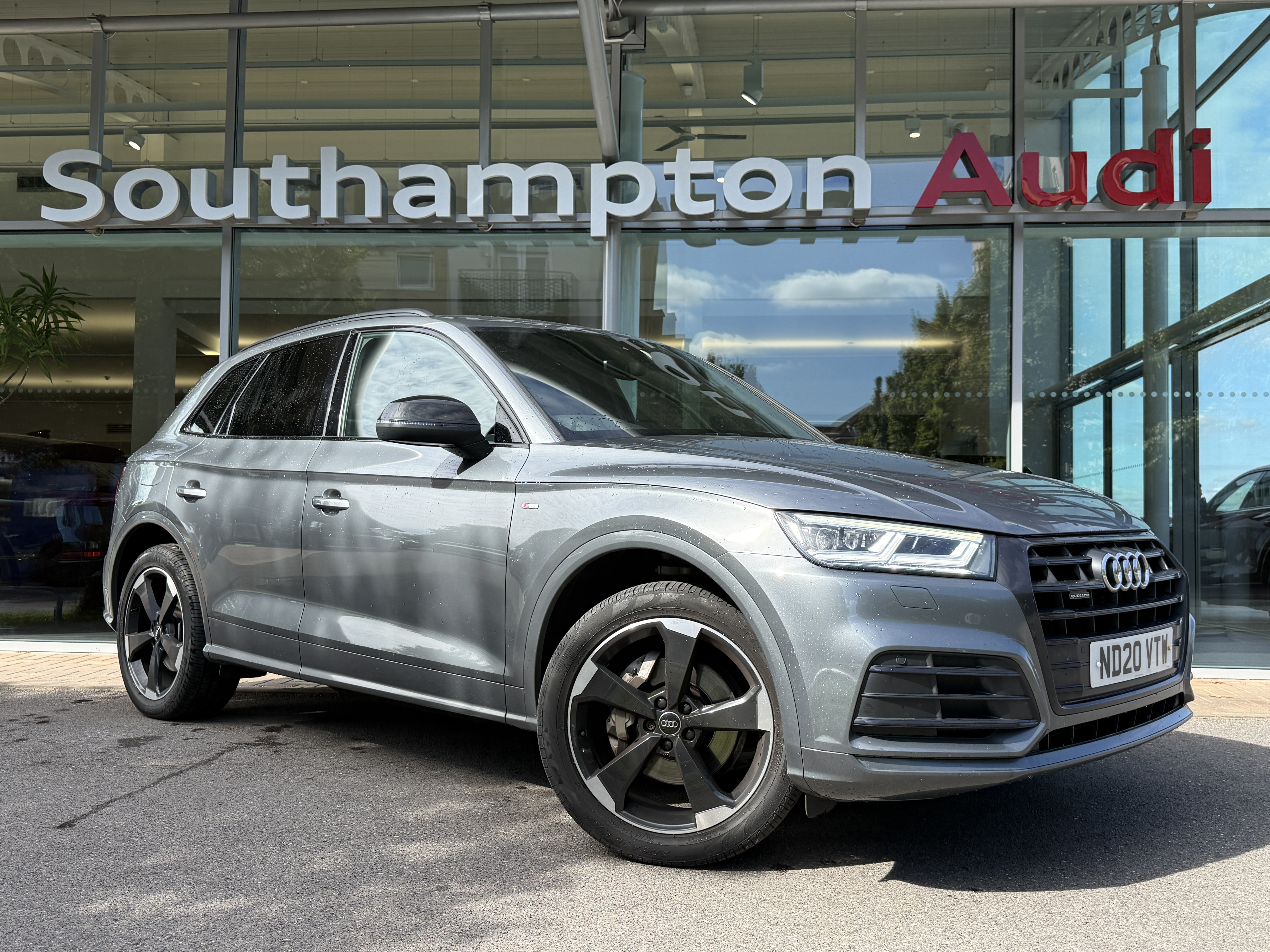Main listing image - Audi Q5
