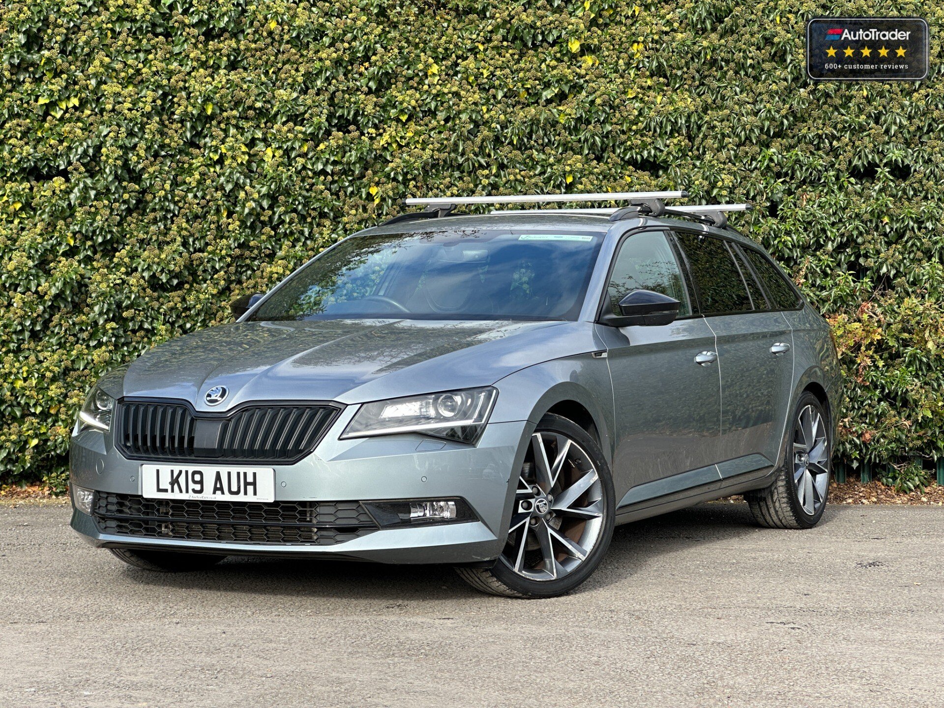 Main listing image - Skoda Superb Estate