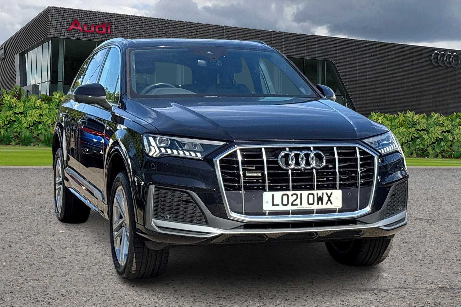 Main listing image - Audi Q7