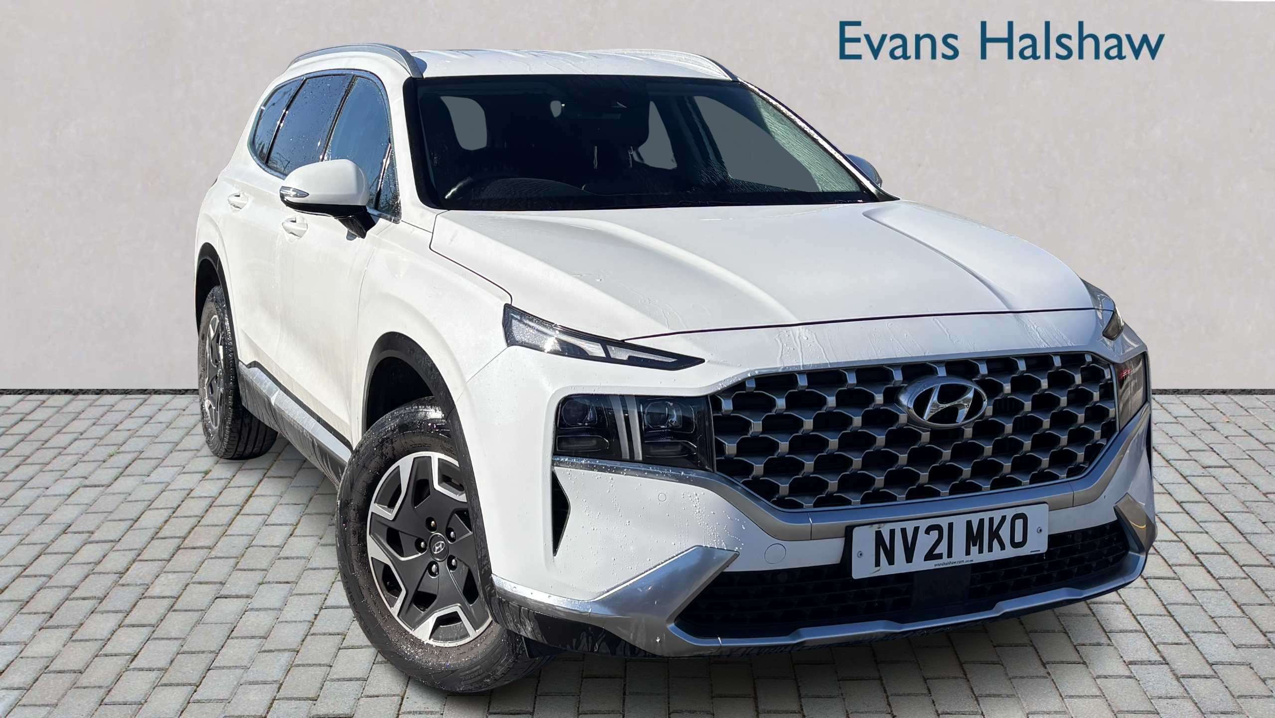 Main listing image - Hyundai Santa Fe