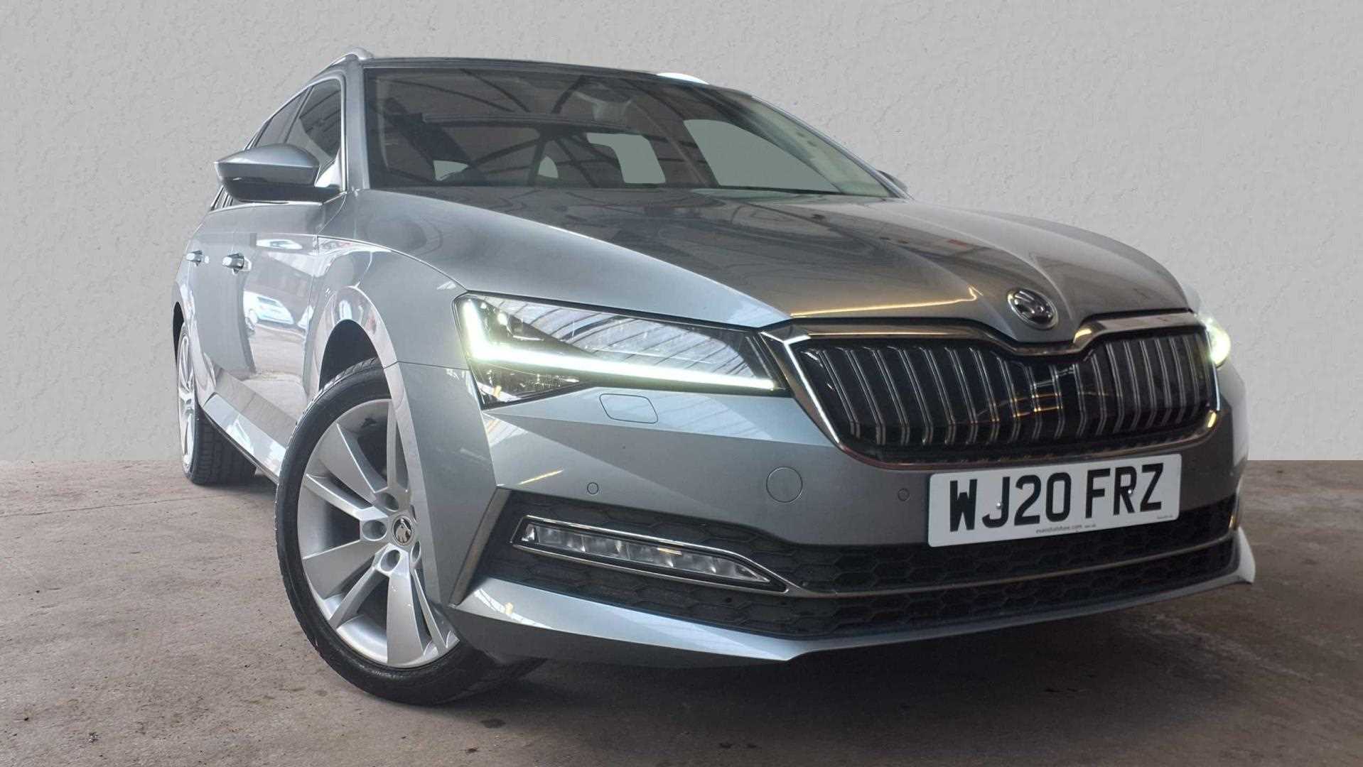 Main listing image - Skoda Superb Estate