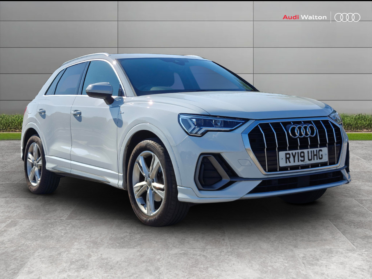 Main listing image - Audi Q3