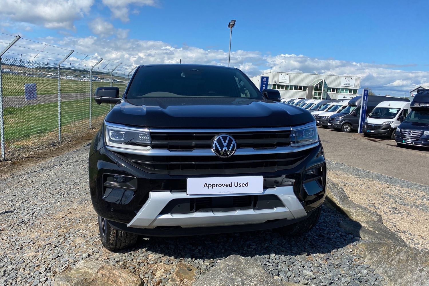 Main listing image - Volkswagen Amarok