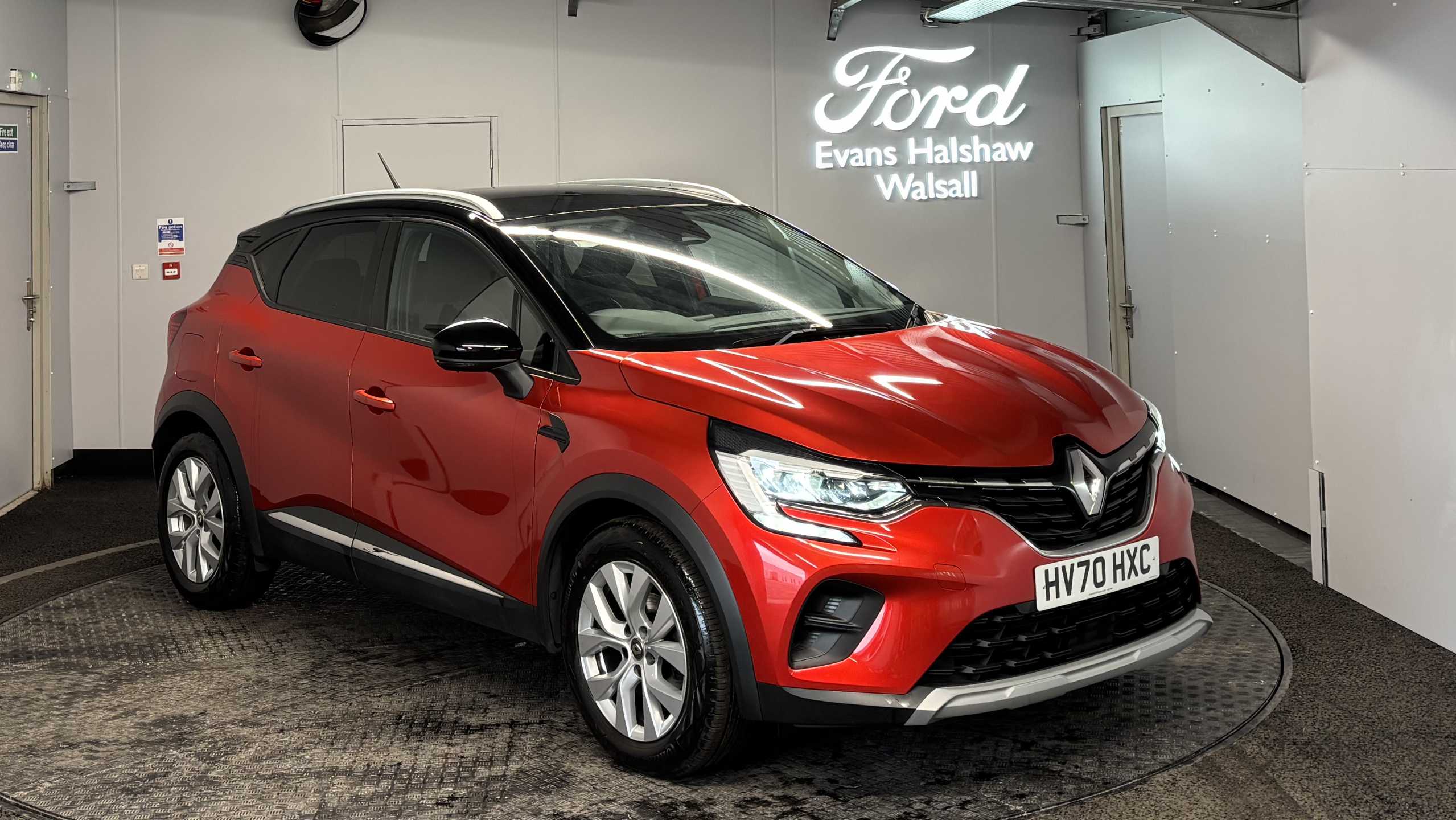Main listing image - Renault Captur