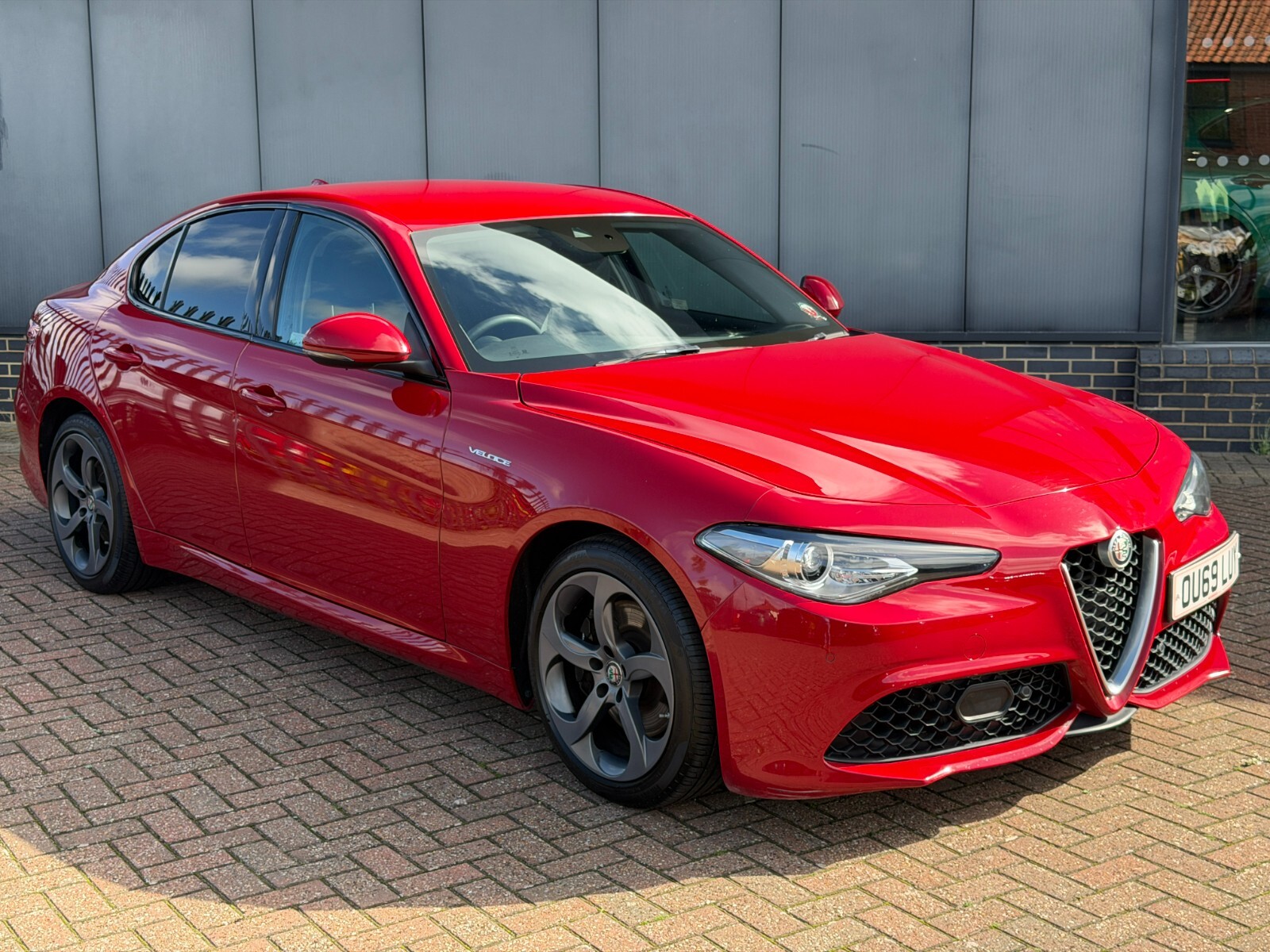 Main listing image - Alfa Romeo Giulia