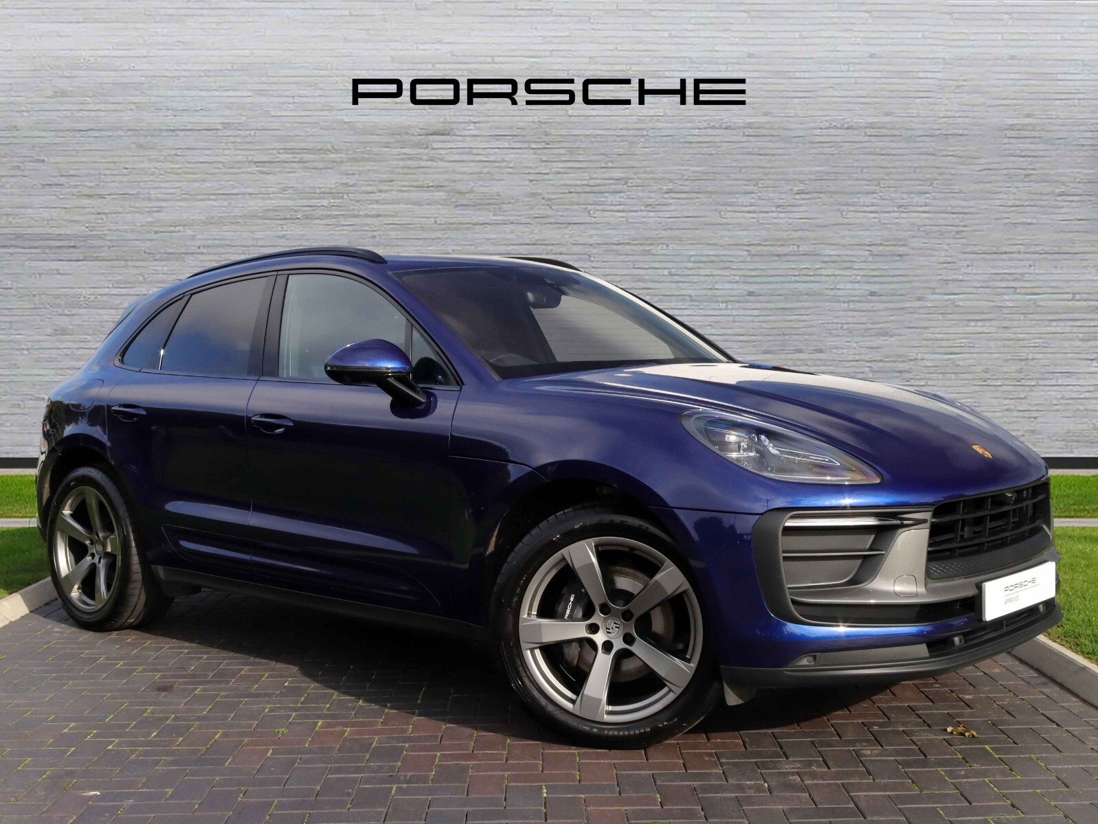 Main listing image - Porsche Macan