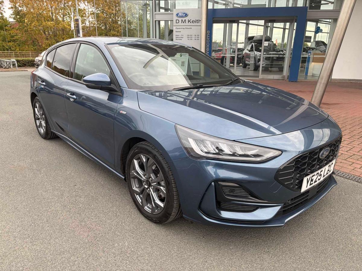 Main listing image - Ford Focus