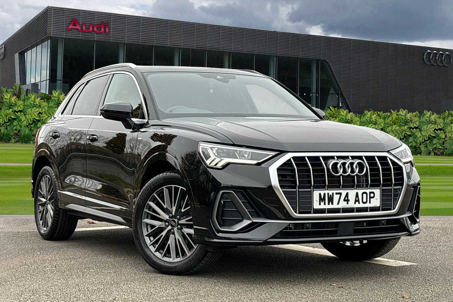 Main listing image - Audi Q3