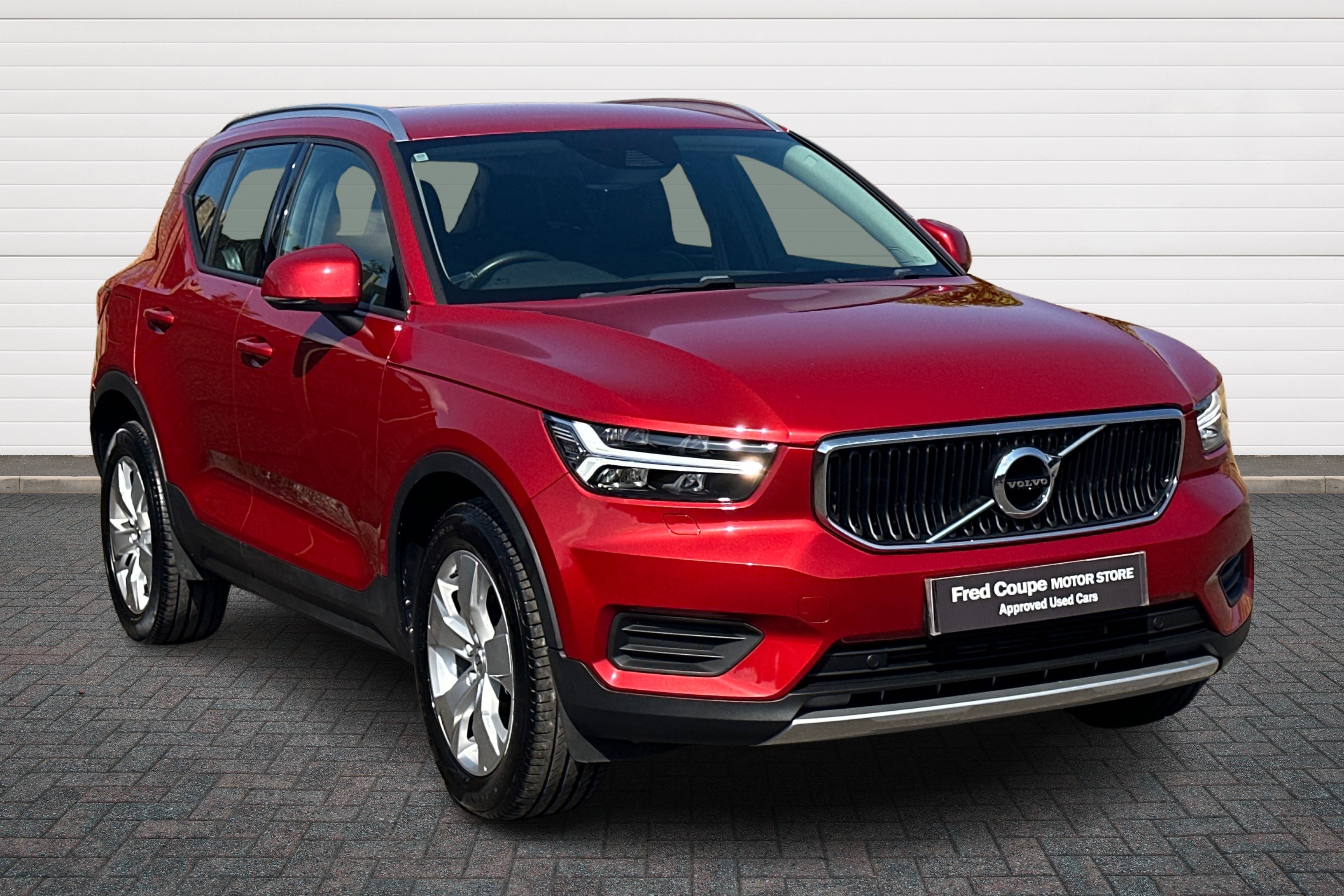 Main listing image - Volvo XC40