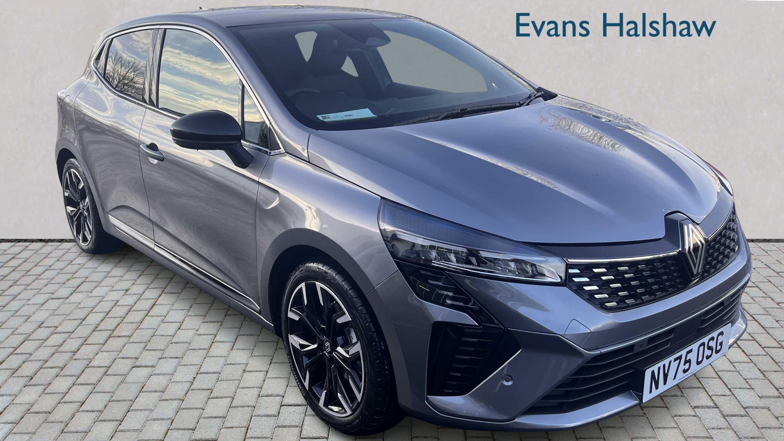 Main listing image - Renault Clio