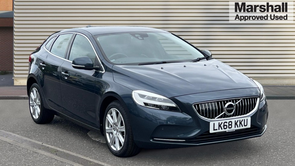 Main listing image - Volvo V40