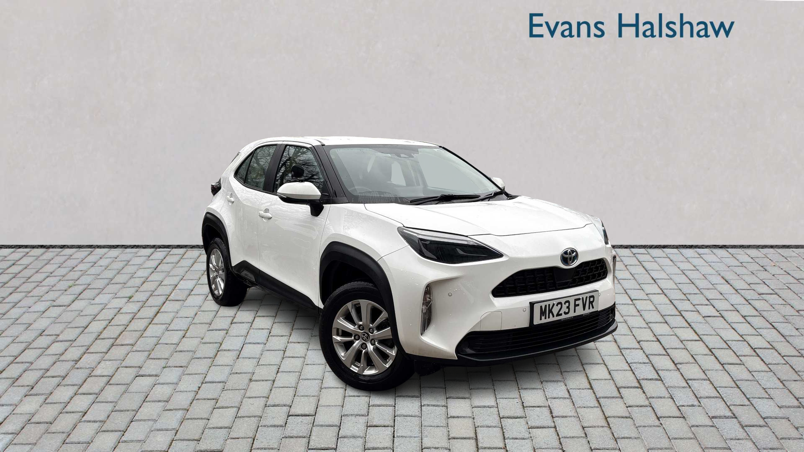 Main listing image - Toyota Yaris Cross