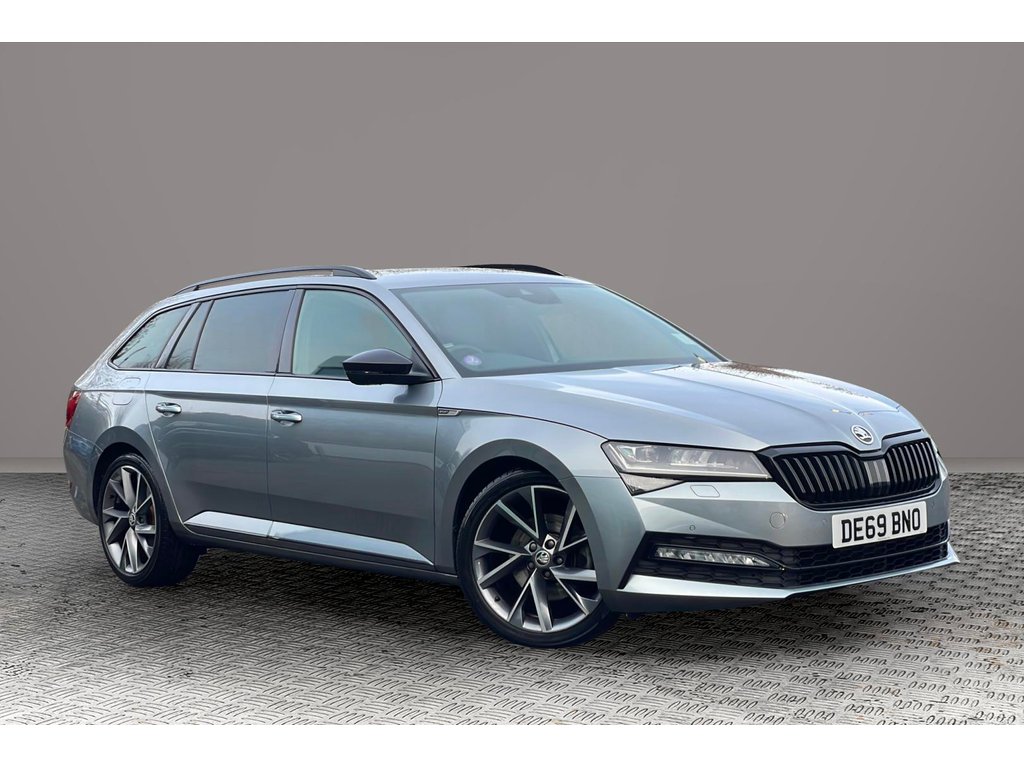 Main listing image - Skoda Superb Estate