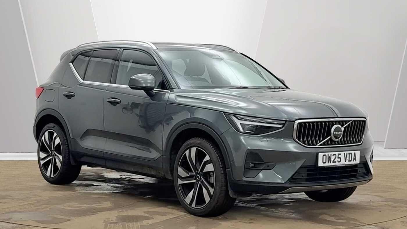 Main listing image - Volvo XC40