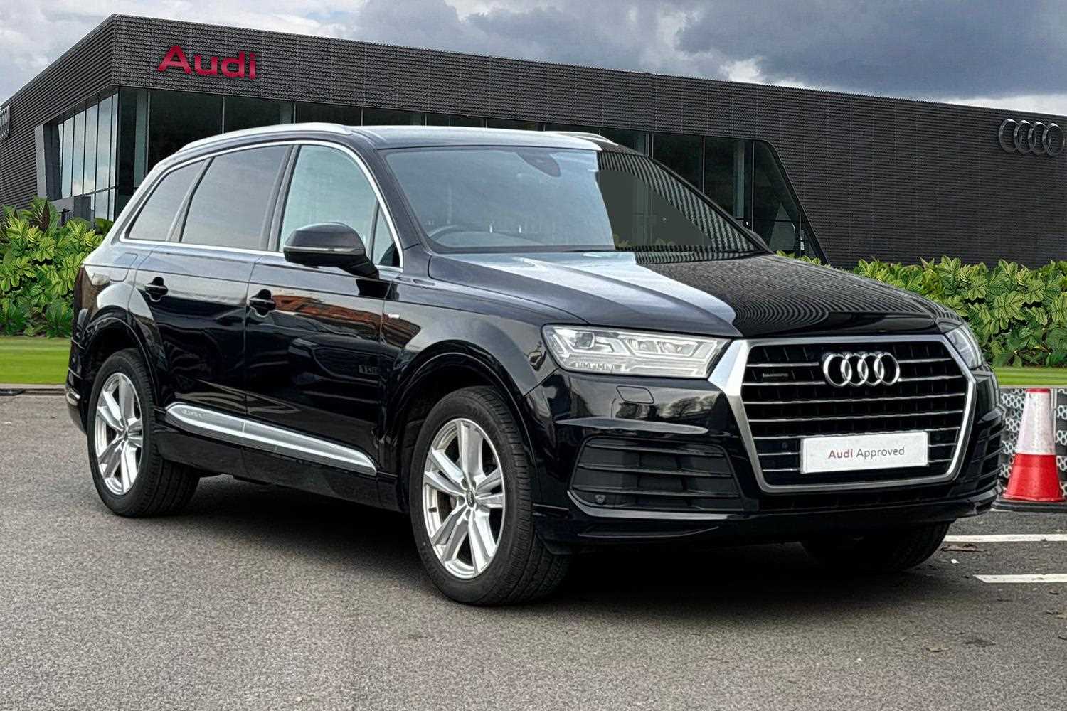 Main listing image - Audi Q7