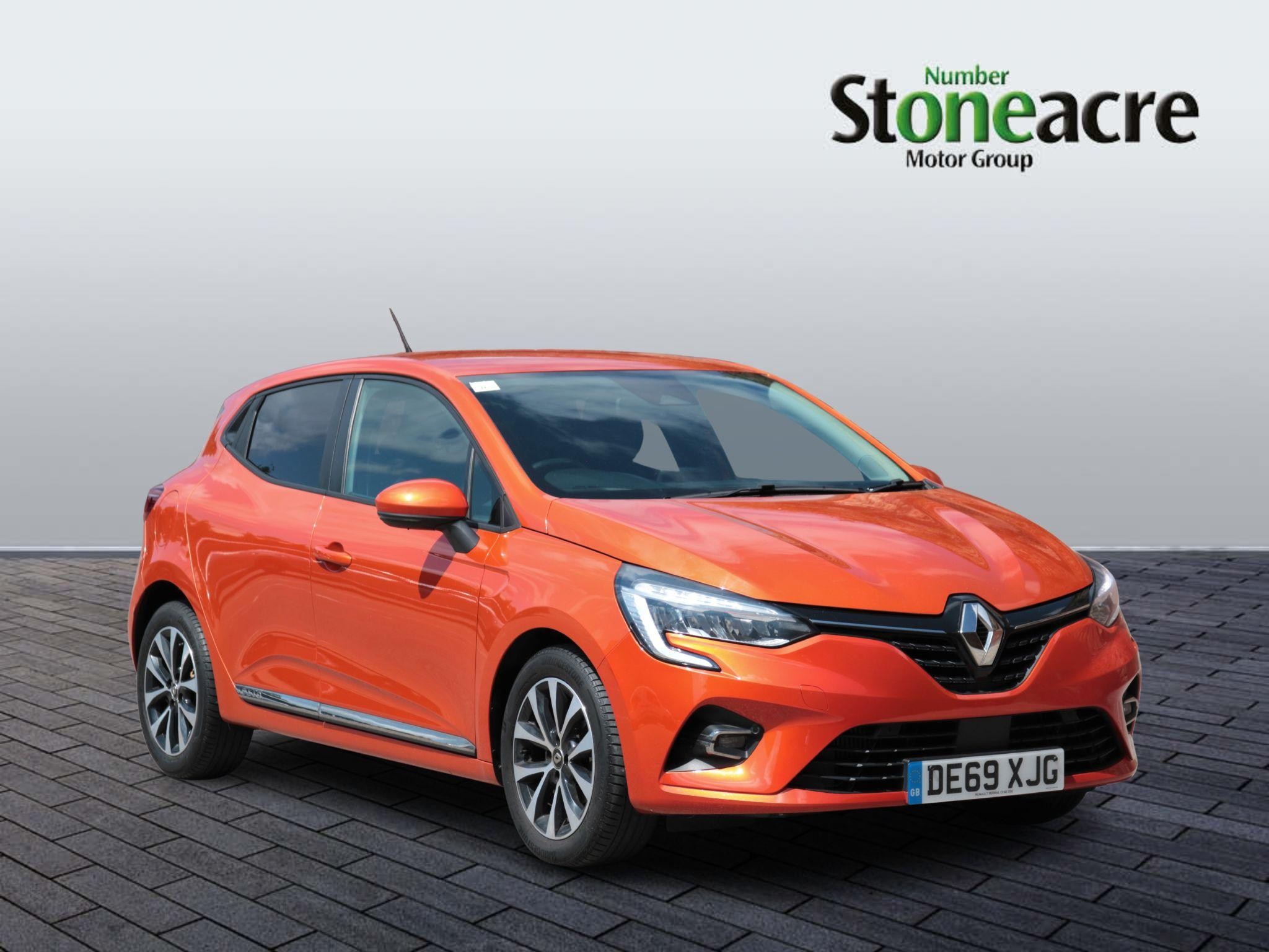 Main listing image - Renault Clio