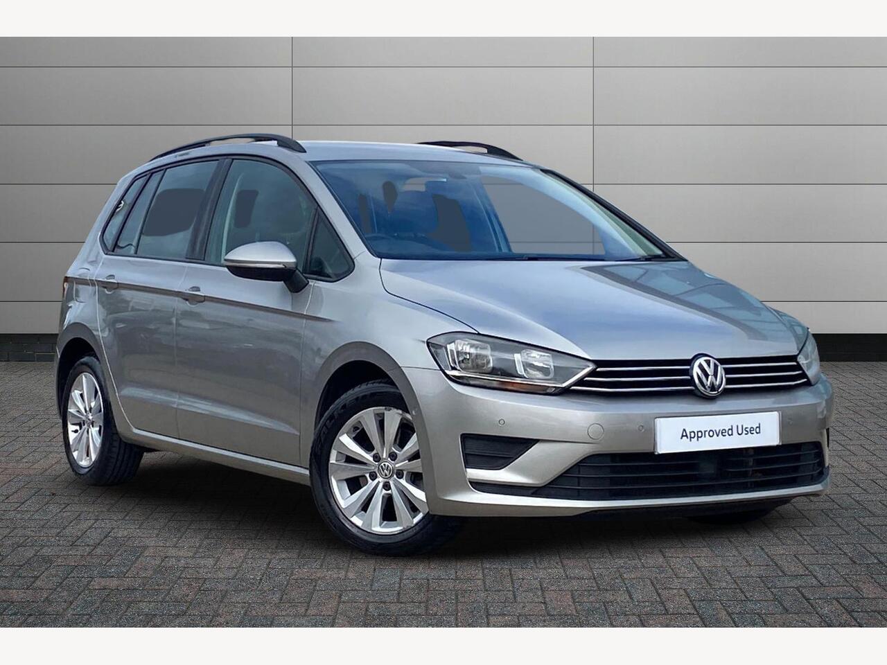 Main listing image - Volkswagen Golf SV
