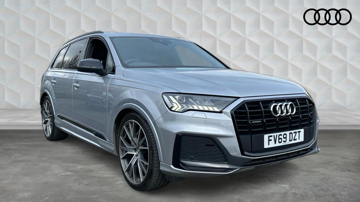 Main listing image - Audi Q7