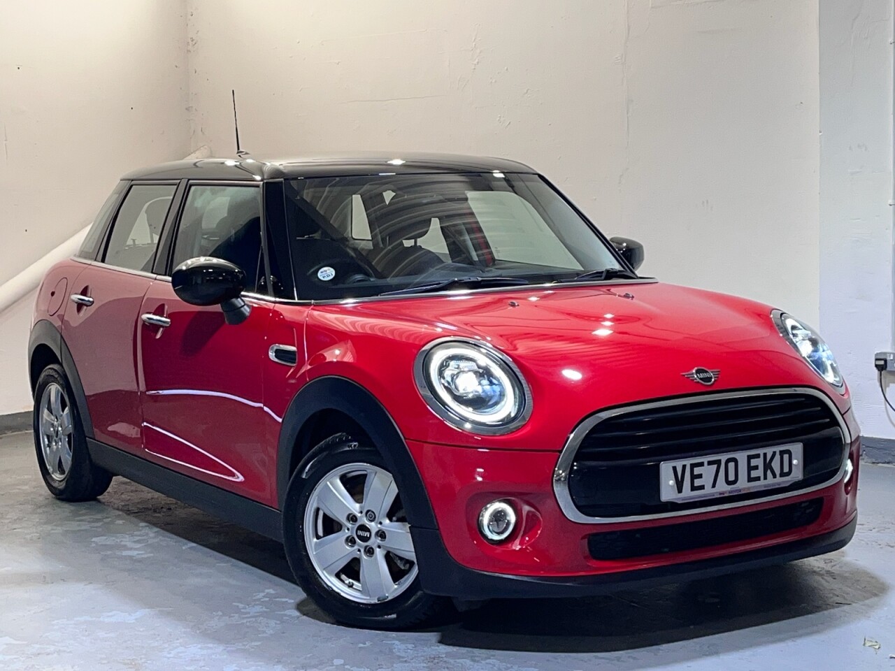 Main listing image - MINI Hatchback 5dr