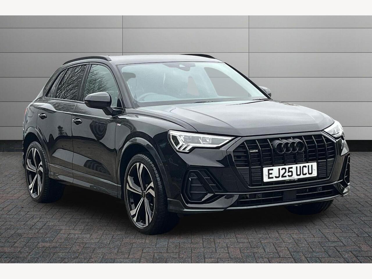 Main listing image - Audi Q3
