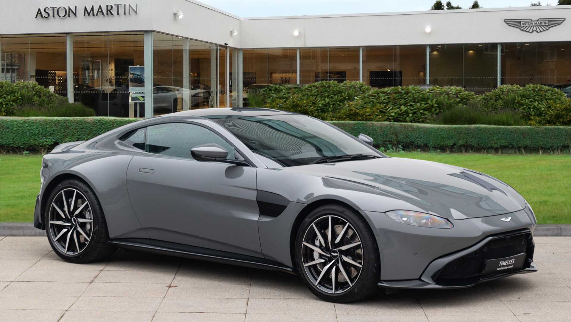 Main listing image - Aston Martin Vantage