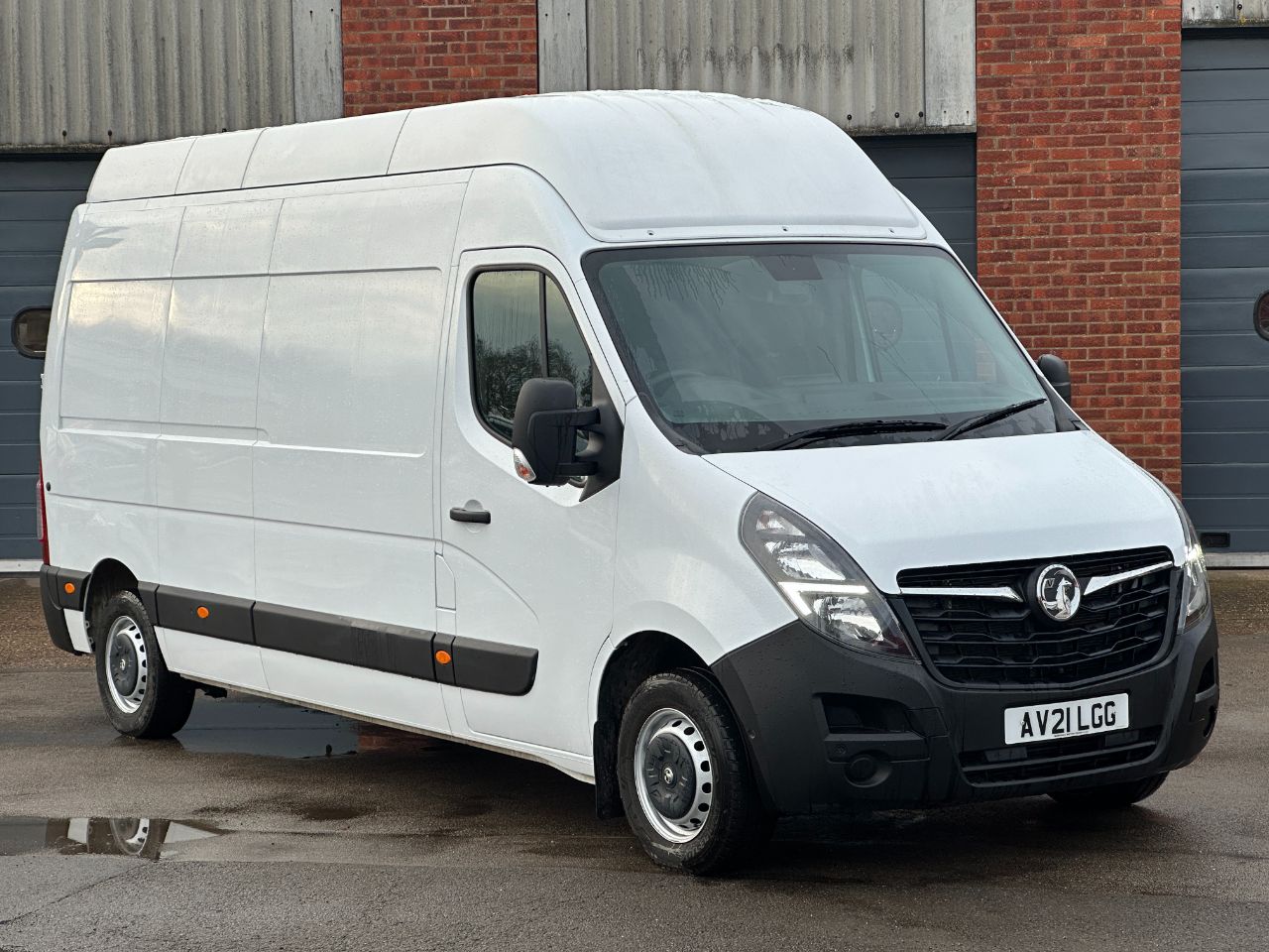 Main listing image - Vauxhall Movano