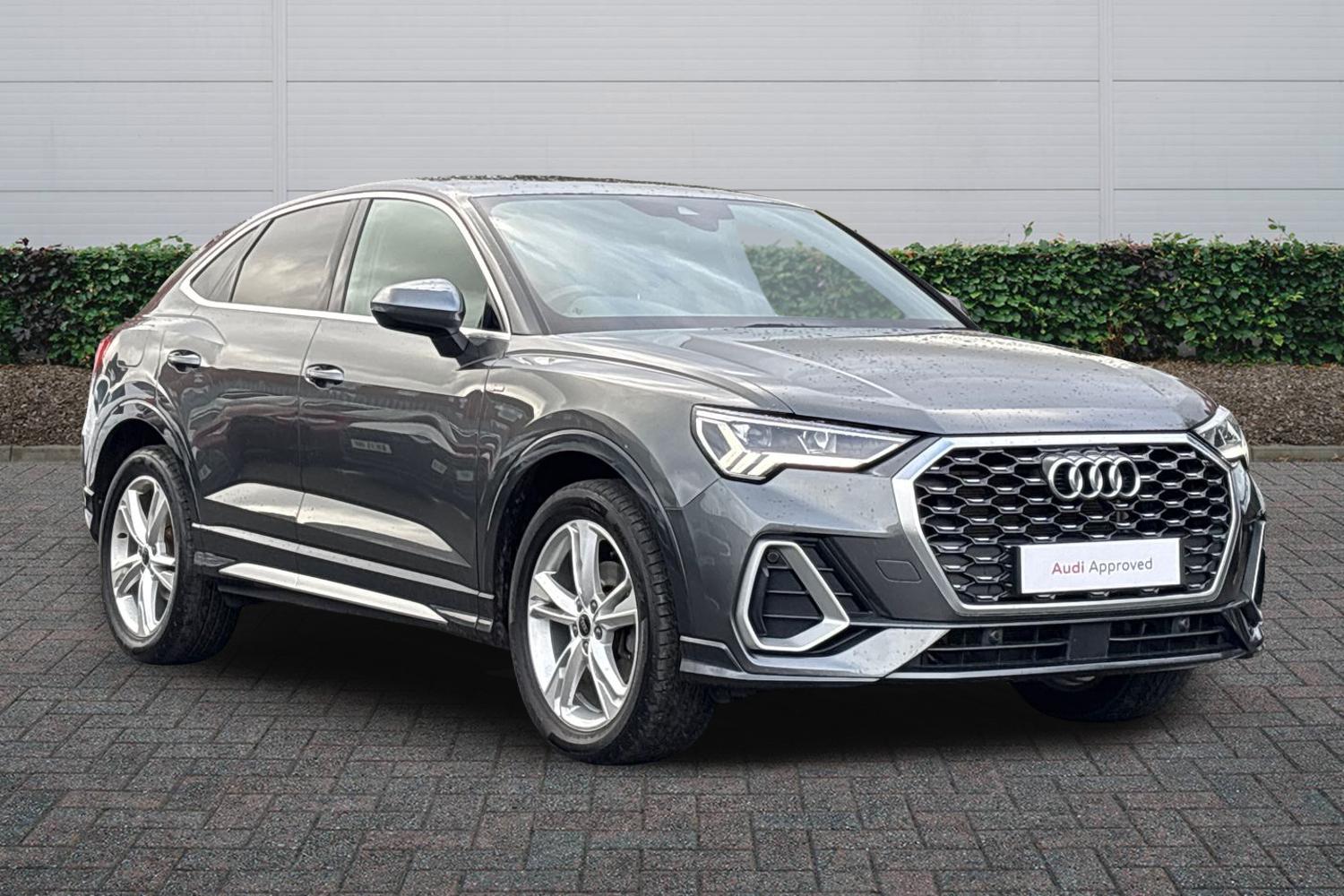 Main listing image - Audi Q3