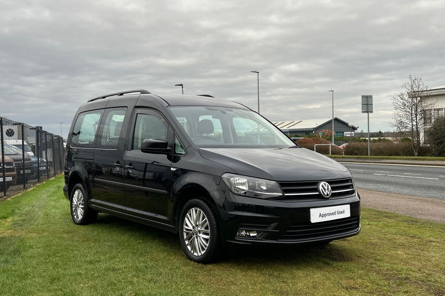 Main listing image - Volkswagen Caddy Maxi Life