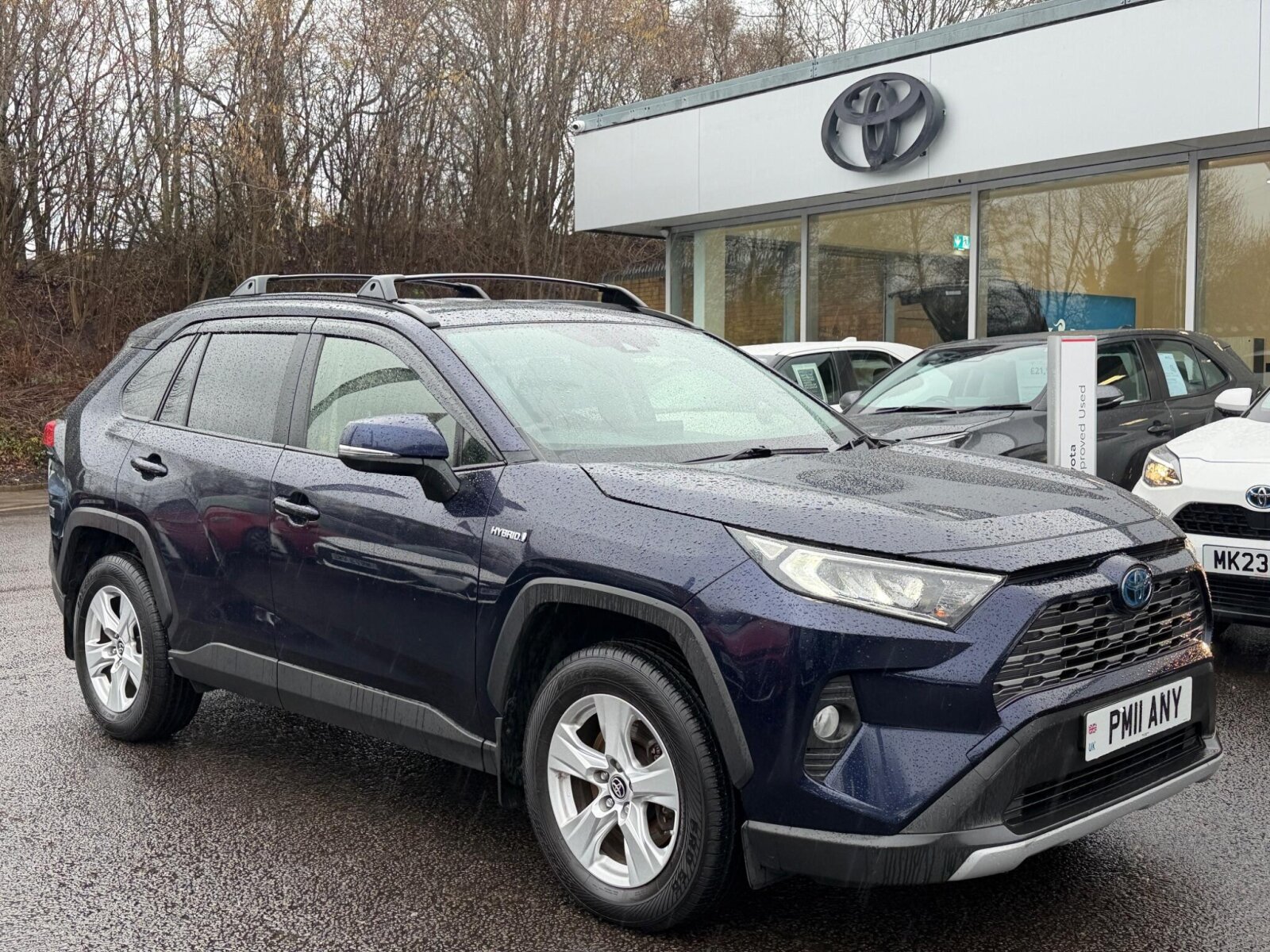 Main listing image - Toyota RAV4