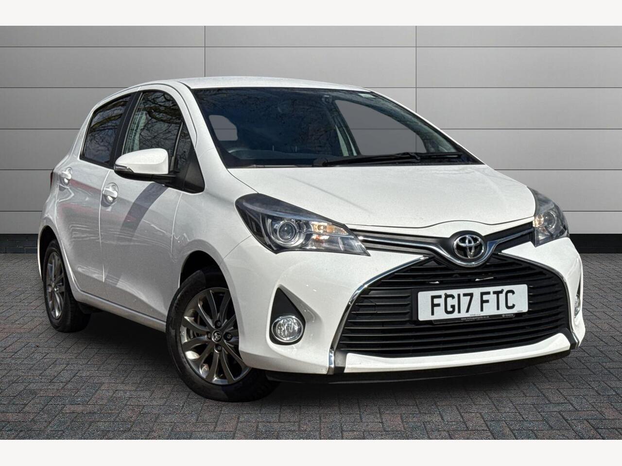 Main listing image - Toyota Yaris