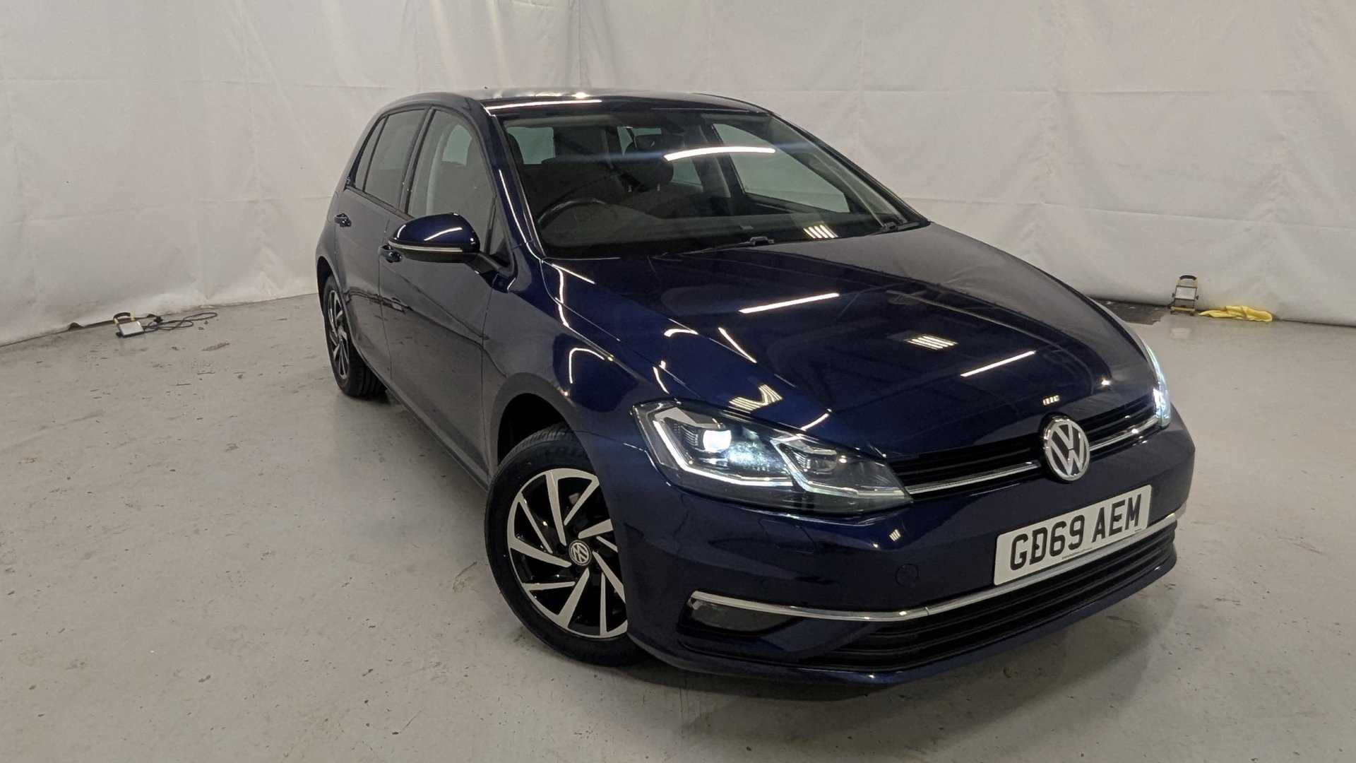 Main listing image - Volkswagen Golf