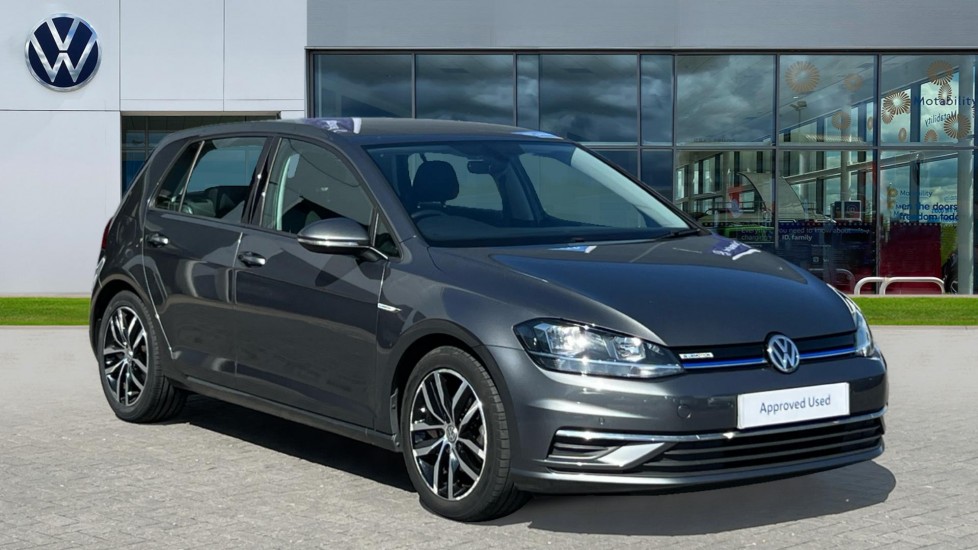Main listing image - Volkswagen Golf