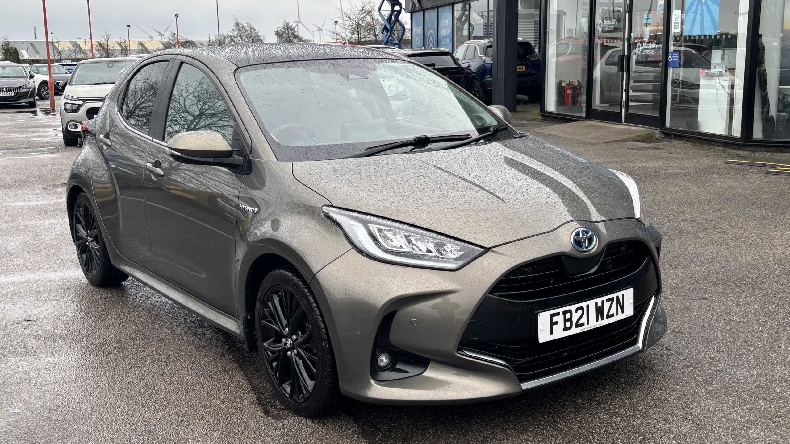 Main listing image - Toyota Yaris Cross