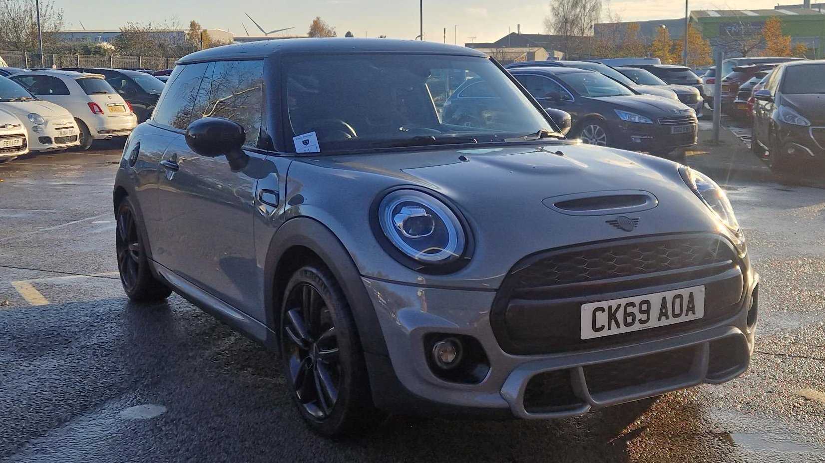 Main listing image - MINI Hatchback