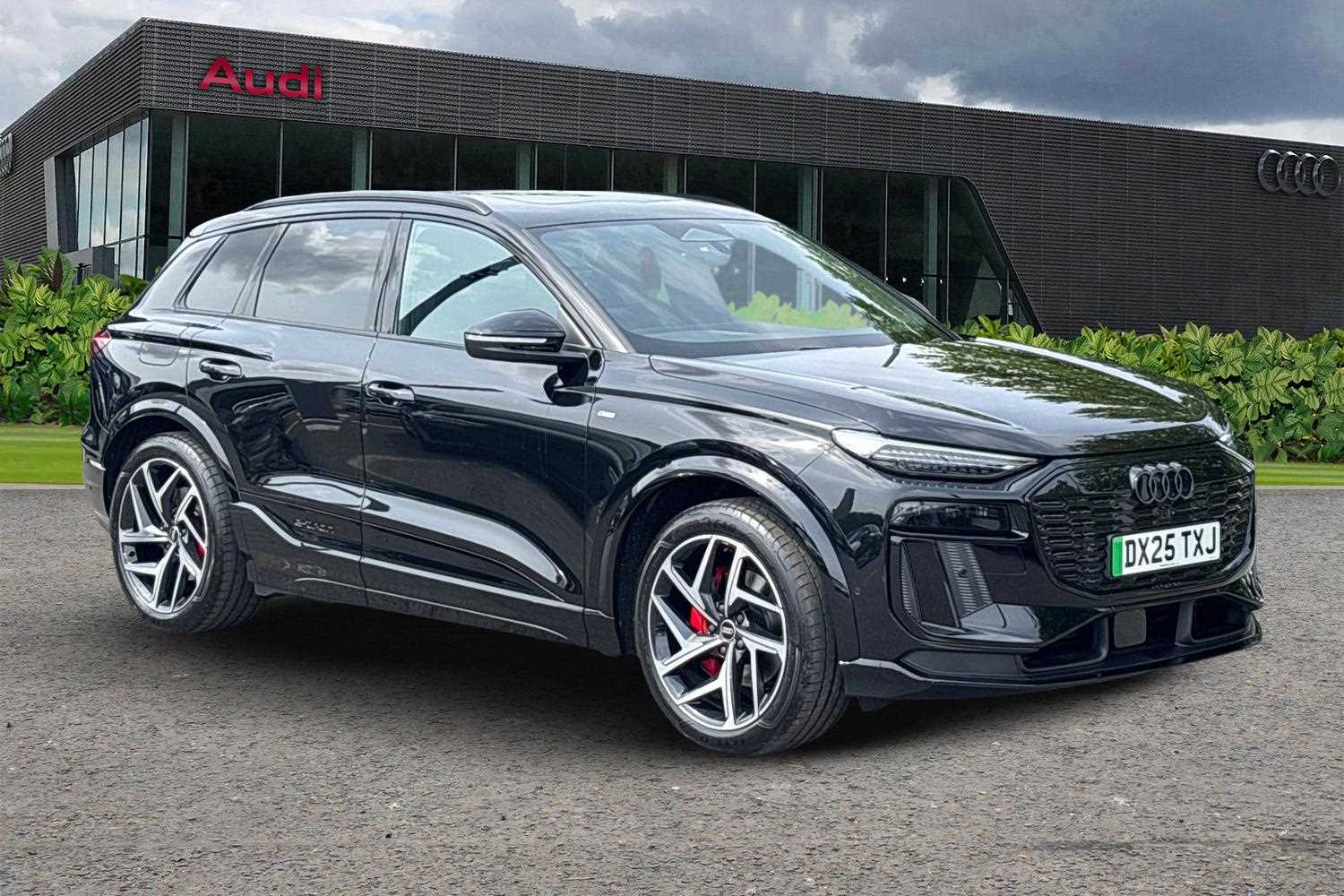 Main listing image - Audi Q6 e-tron