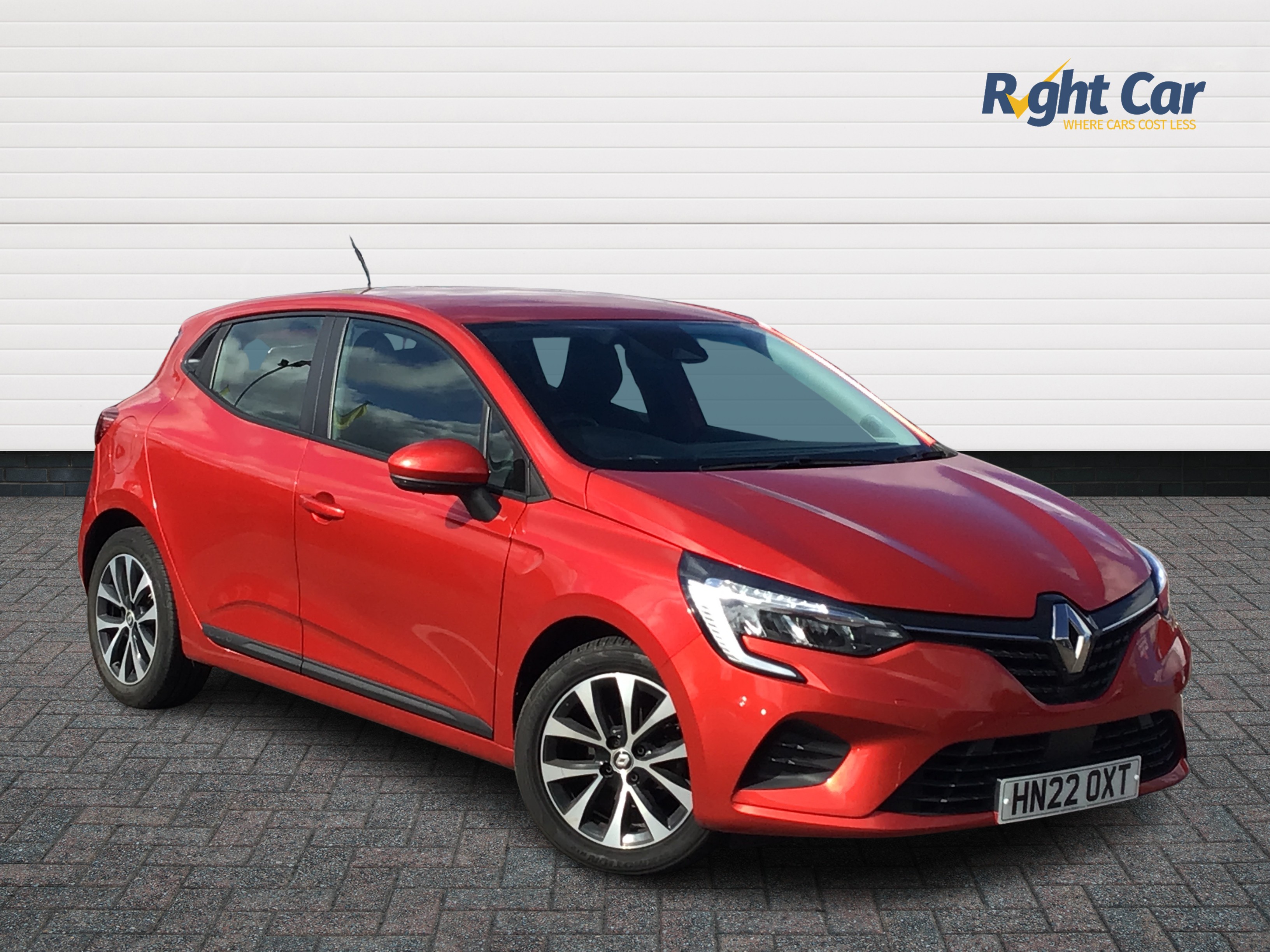 Main listing image - Renault Clio