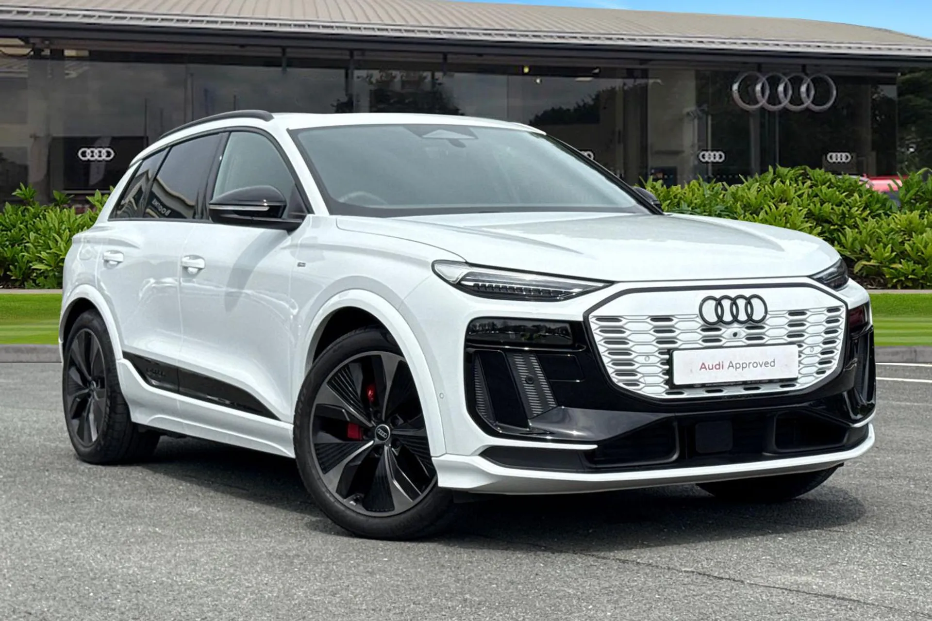 Main listing image - Audi Q6 e-tron