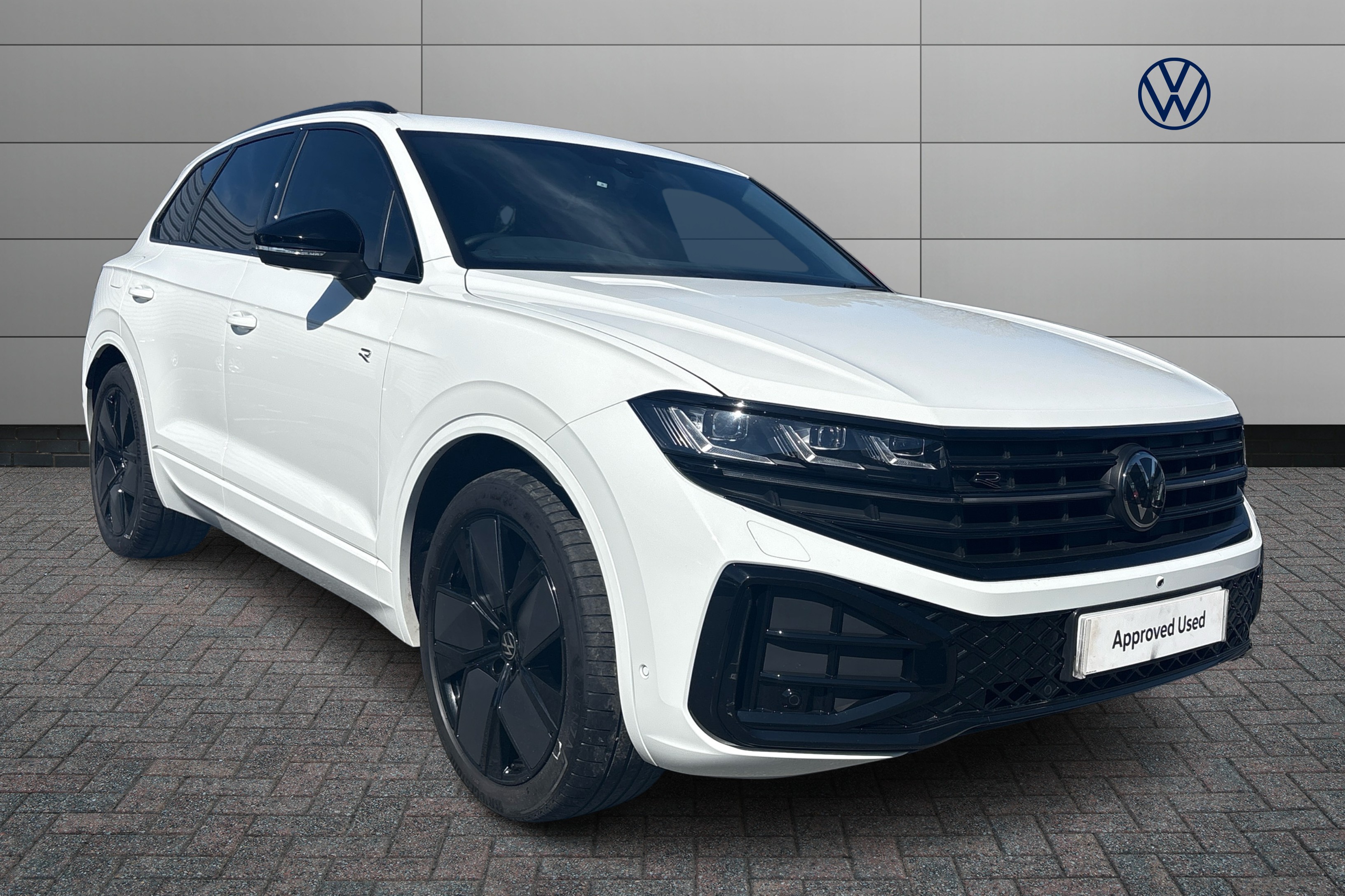 Main listing image - Volkswagen Touareg