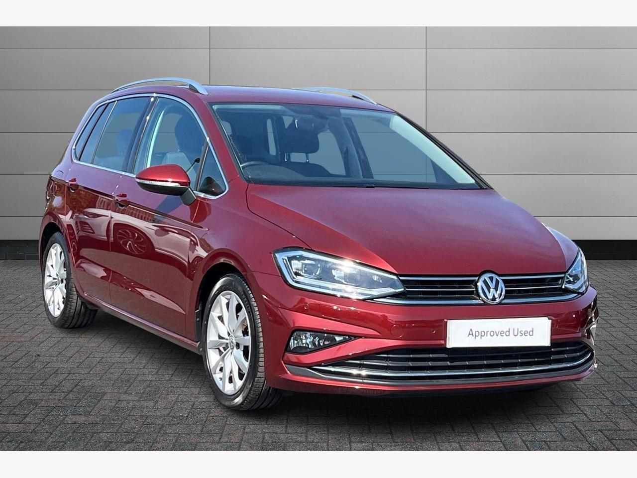 Main listing image - Volkswagen Golf SV