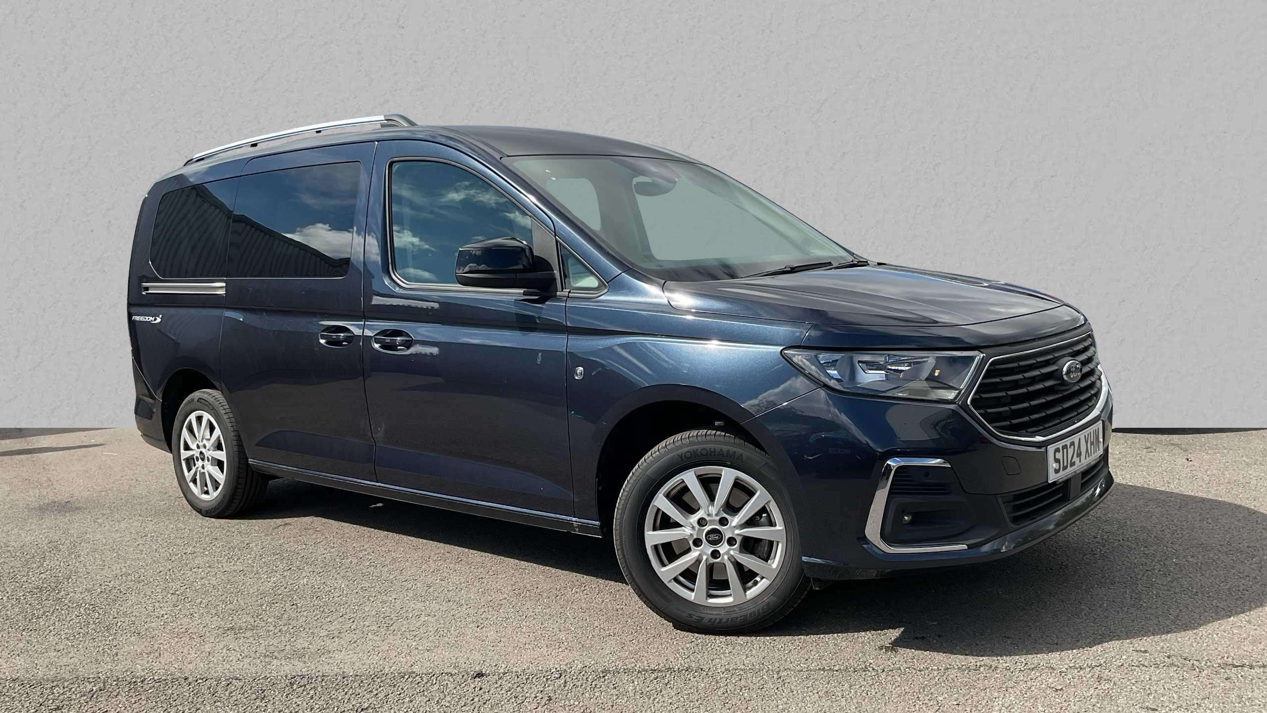 Main listing image - Ford Tourneo Connect