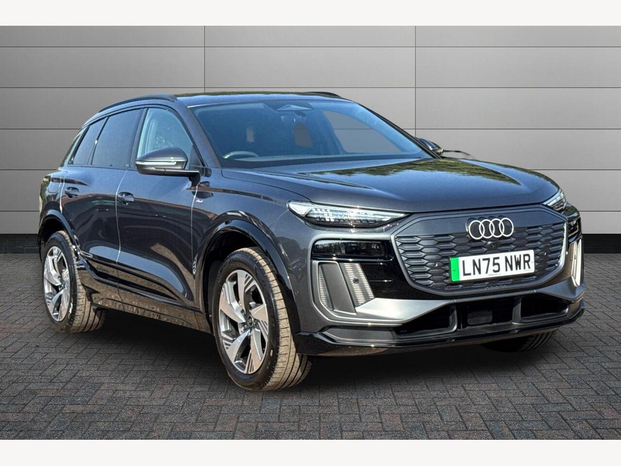 Main listing image - Audi Q6