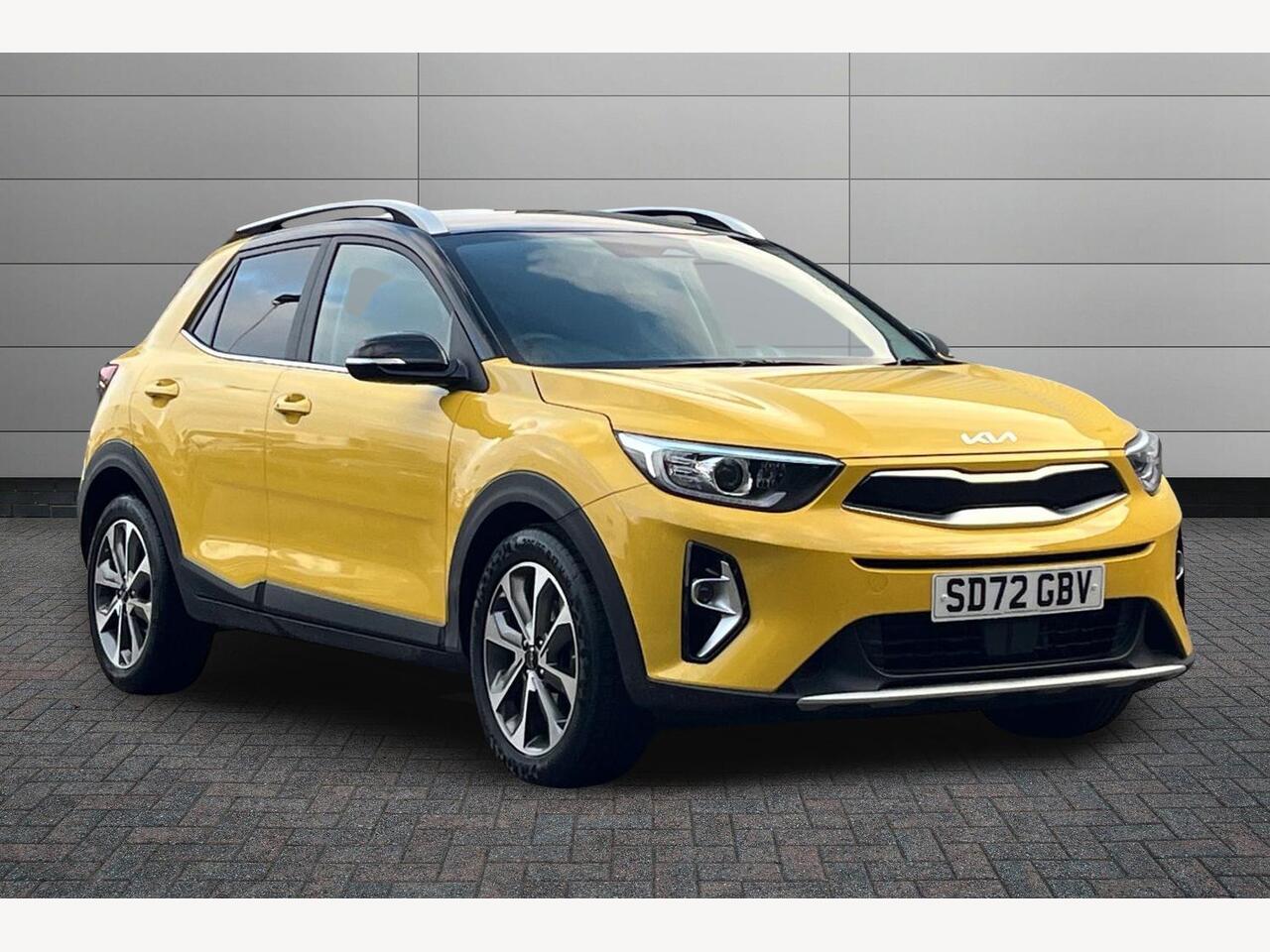 Main listing image - Kia Stonic